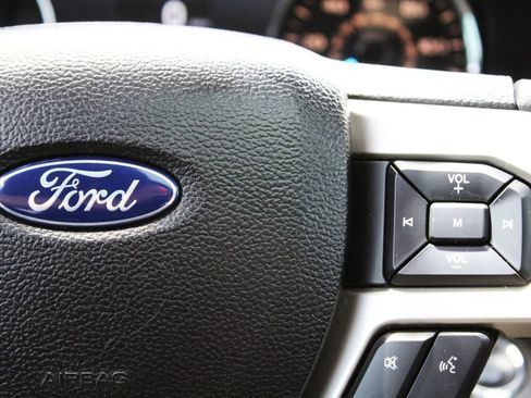 Used 2018 Ford F150 Lariat w/ Equipment Group 501A Mid AWD/4WD image 39