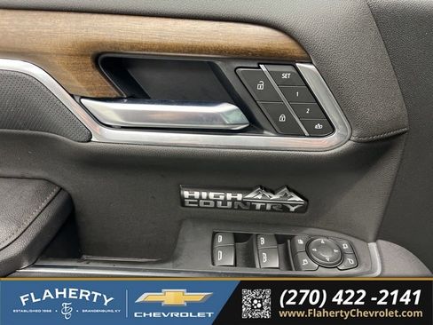 Used 2025 Chevrolet Silverado 1500 High Country AWD/4WD image 23