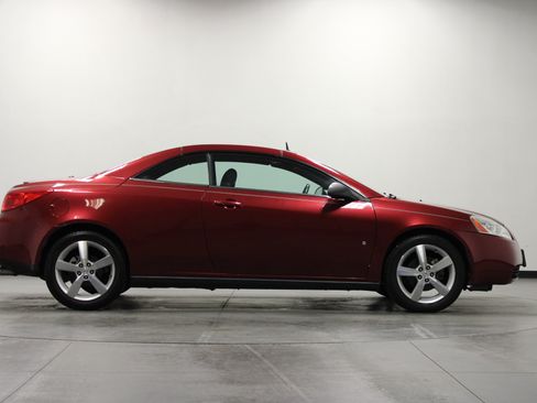 Used 2008 Pontiac G6 GT w/ Sport Package FWD image 3