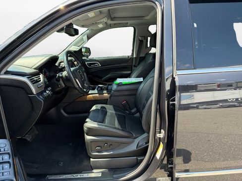 Used 2020 GMC Yukon Denali w/ Open Road Package AWD/4WD image 11