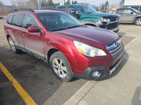 Used 2013 Subaru Outback 3.6R Limited w/ Moonroof Pkg image 6