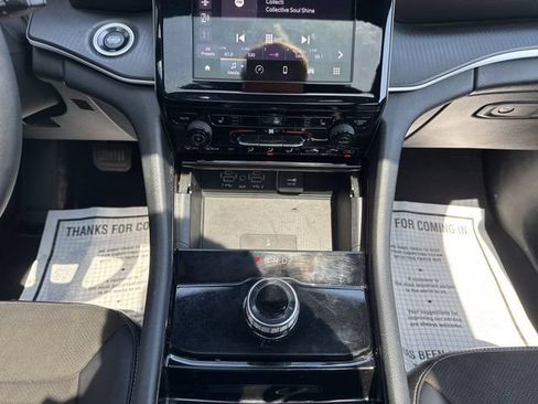 Used 2023 Jeep Grand Cherokee L Laredo AWD/4WD image 18