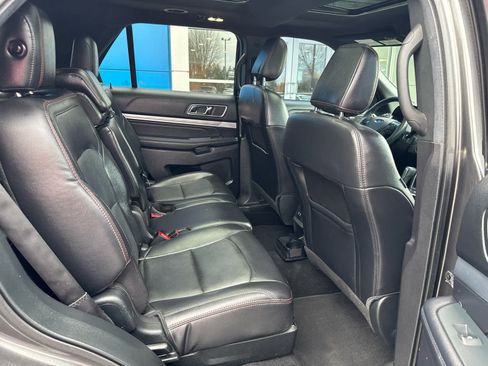 Used 2019 Ford Explorer Sport w/ Equipment Group 401A AWD/4WD image 5