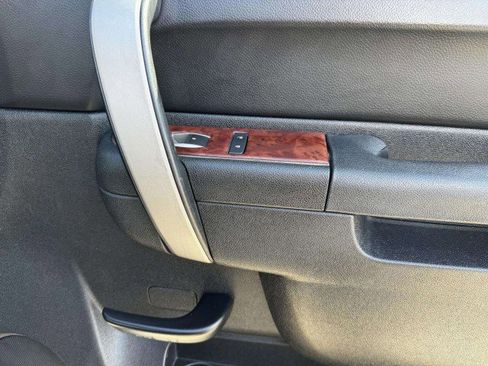 Used 2010 GMC Sierra 1500 SLE w/ Texas Edition image 45