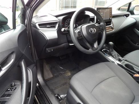 Used 2020 Toyota Corolla LE image 9