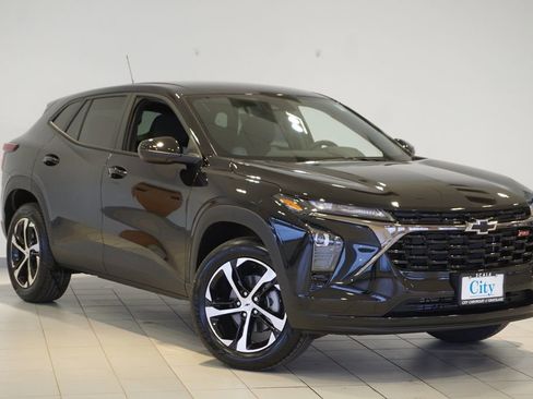 New 2026 Chevrolet Trax RS image 3