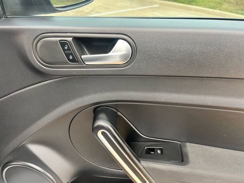 Used 2017 Volkswagen Beetle 1.8T Classic image 16