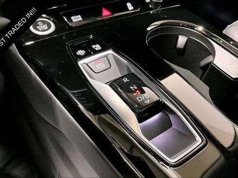 Certified 2025 Audi A6 e-tron Premium w/ Ultra Package AWD/4WD image 7