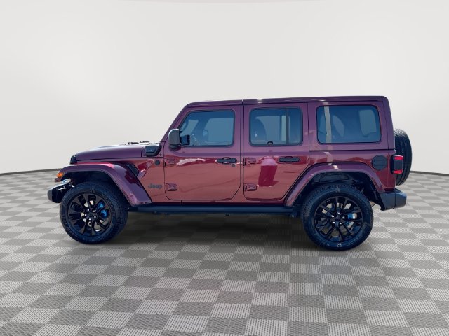 Used 2022 Jeep Wrangler Unlimited Sahara w/ Cold Weather Group AWD/4WD image 7