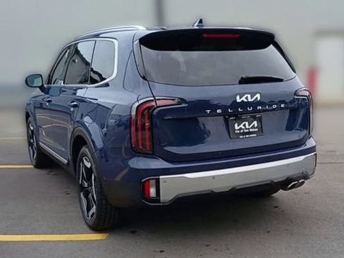 Certified 2023 Kia Telluride EX FWD image 12