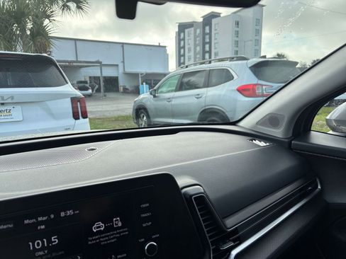 Used 2025 Kia Sportage LX image 35