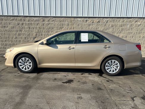 Used 2012 Toyota Camry L image 5