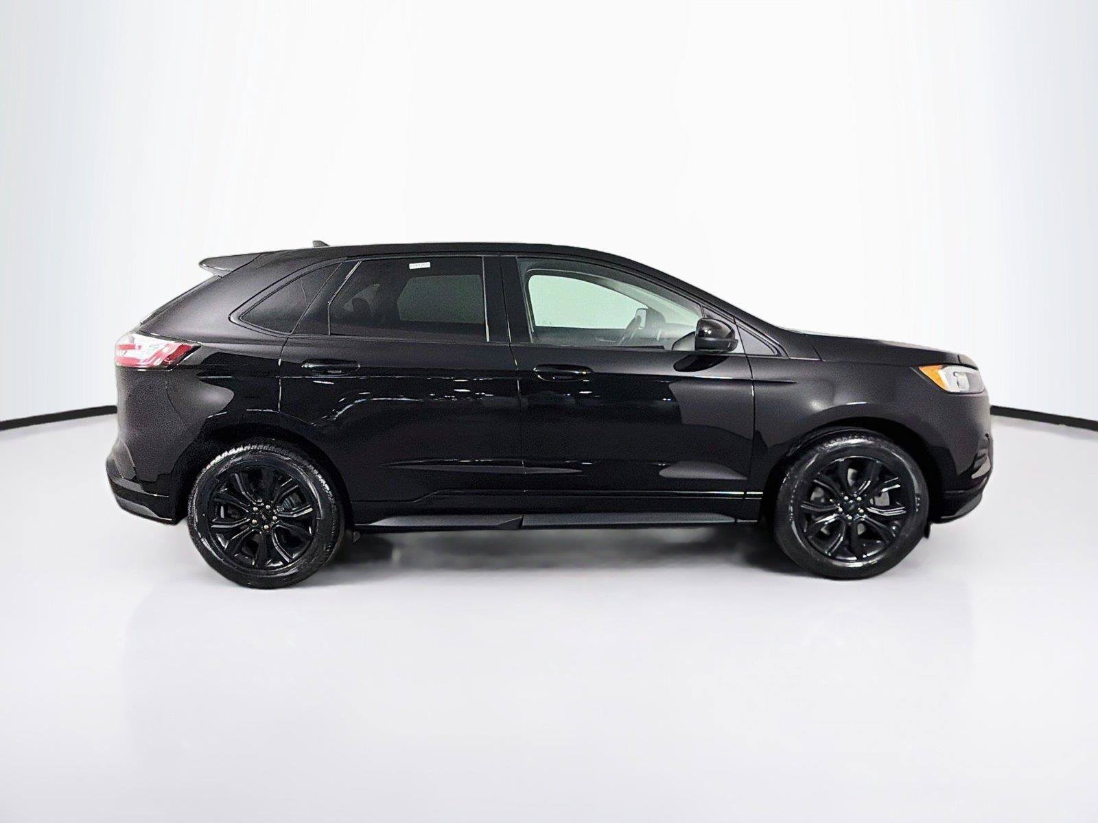 Used 2023 Ford Edge SE w/ Black Appearance Package AWD/4WD image 12