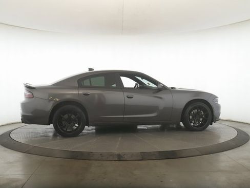Used 2021 Dodge Charger SXT w/ Driver Convenience Group image 6