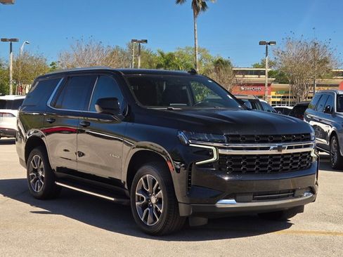 Used 2023 Chevrolet Tahoe LS image 3