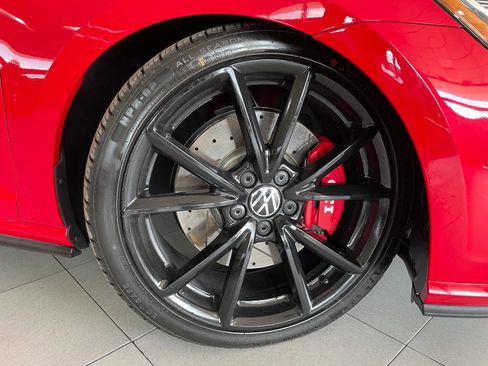 Used 2020 Volkswagen GTI SE image 11