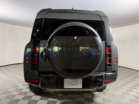 Used 2024 Land Rover Defender 130 X-Dynamic SE AWD/4WD image 7