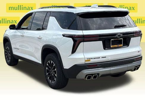 Used 2025 Chevrolet Traverse Z71 w/ Enhanced Driving Package AWD/4WD image 10