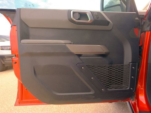 Used 2023 Ford Bronco Black Diamond image 25