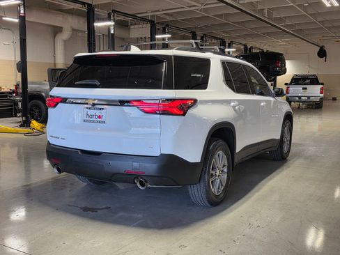 Used 2022 Chevrolet Traverse LT image 7