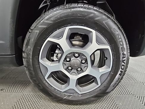 Used 2022 Jeep Compass Trailhawk image 40