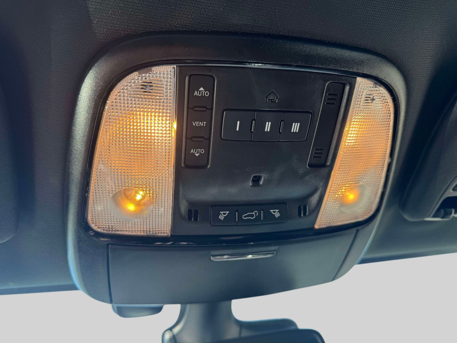 Used 2025 Dodge Durango GT AWD/4WD image 28