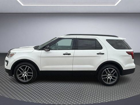 Used 2018 Ford Explorer Sport AWD/4WD image 4