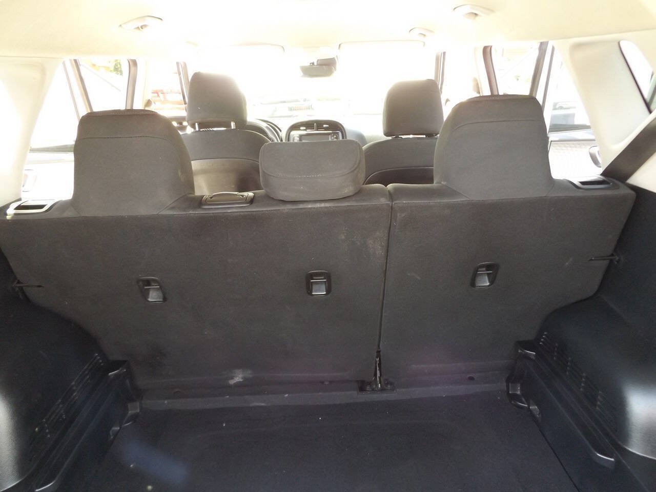 Used 2020 Kia Soul S FWD image 28
