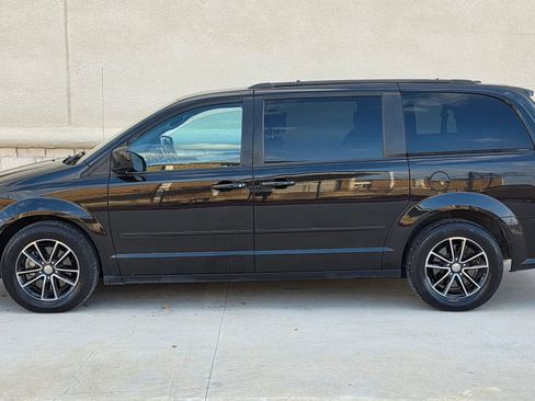 Used 2017 Dodge Grand Caravan GT image 5