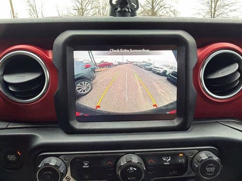 Used 2021 Jeep Wrangler Unlimited Rubicon w/ Xtreme Recon 35" Tire Package image 31