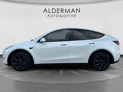 Used 2023 Tesla Model Y AWD image 2