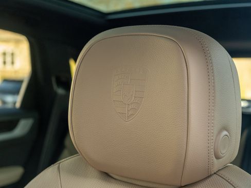 New 2026 Porsche Cayenne image 18