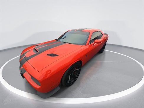 Used 2017 Dodge Challenger SRT Hellcat image 5