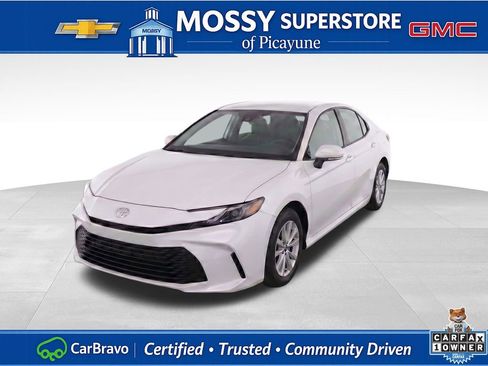 Used 2025 Toyota Camry LE FWD image 1