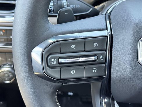 New 2026 GMC Yukon XL Denali Ultimate AWD/4WD image 9