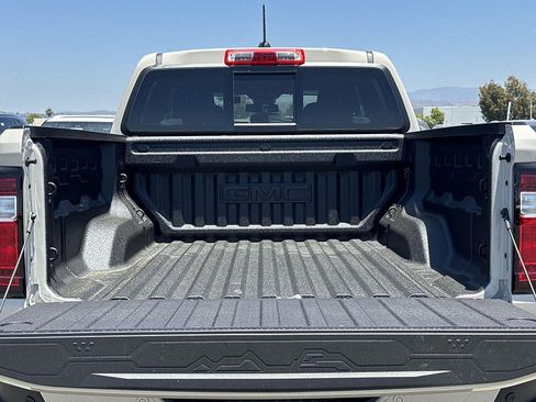 New 2026 GMC Canyon Elevation w/ LPO, Black Badging Package RWD image 25