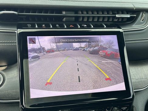 Used 2022 Jeep Grand Cherokee Overland w/ Luxury Tech Group IV image 12