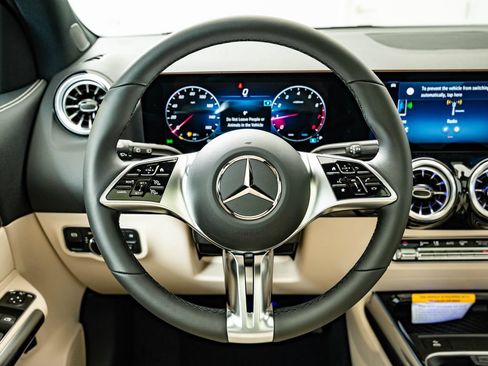 New 2026 Mercedes-Benz GLA 250 4MATIC image 40