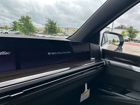 New 2026 Cadillac Escalade ESV Luxury w/ LPO, Floor Liner Package image 41