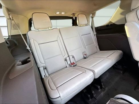 Used 2021 GMC Yukon Denali w/ Denali Premium Package image 28