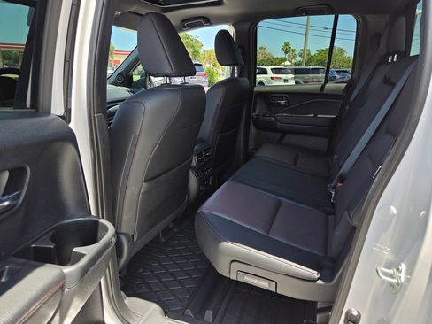 Certified 2024 Honda Ridgeline Black Edition image 11