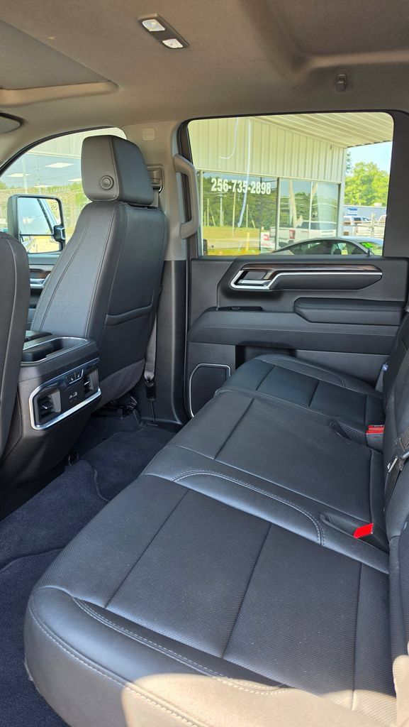 Used 2025 GMC Sierra 2500 SLT w/ SLT Convenience Package AWD/4WD image 6