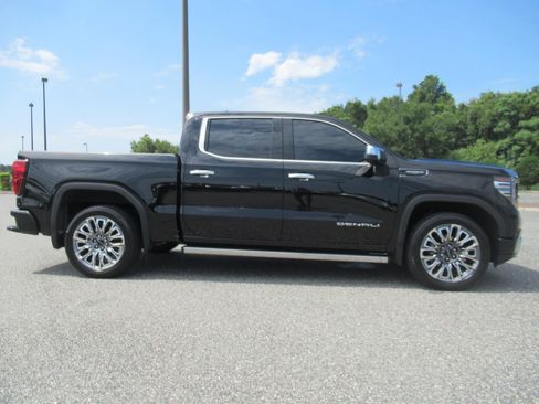 Used 2024 GMC Sierra 1500 Denali Ultimate AWD/4WD image 2