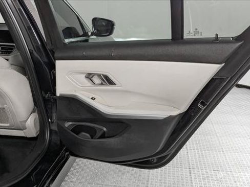 Used 2020 BMW 330i Sedan w/ Convenience Package RWD image 19