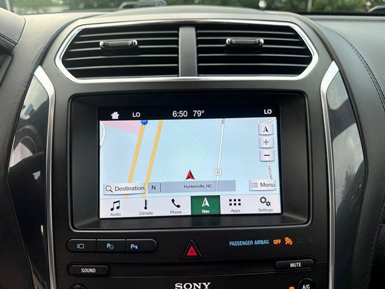 Used 2019 Ford Explorer Platinum AWD/4WD image 26