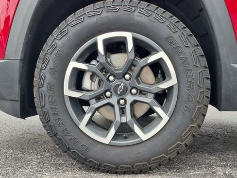 Used 2025 Chevrolet Equinox ACTIV w/ Safety and Technology Package FWD image 6
