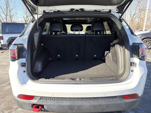 Used 2025 Jeep Compass Trailhawk w/ Trailhawk Elite Group image 10