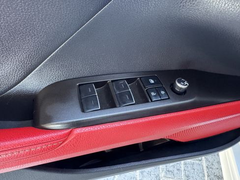 Used 2022 Toyota Camry XSE FWD image 11