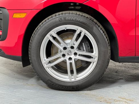 New 2026 Porsche Macan image 32