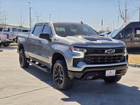 Used 2025 Chevrolet Silverado 1500 LT Trail Boss w/ Convenience Package II image 8